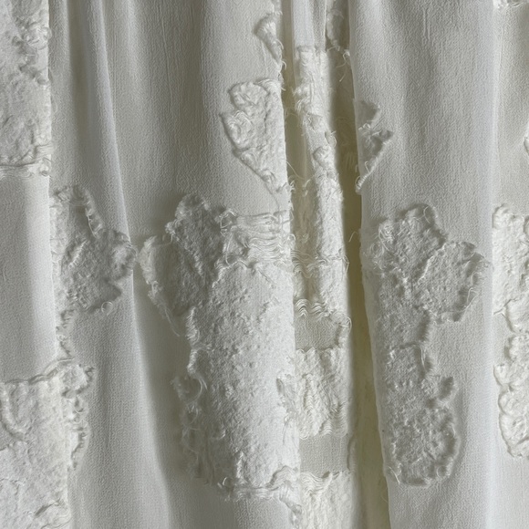 Wilfred Flowy Distressed Top - Picture 2 of 3